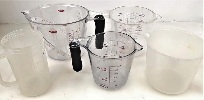 Used Lot of 5 Assorted Plastic Measuring Cups